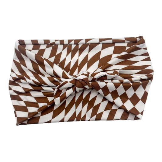 BROWN & WHITE GROOVY CHECKERS - LUXE